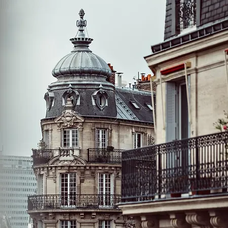 Des Academies Et Des Arts 4*