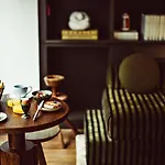 Otel Des Academies Et Des Arts 4*