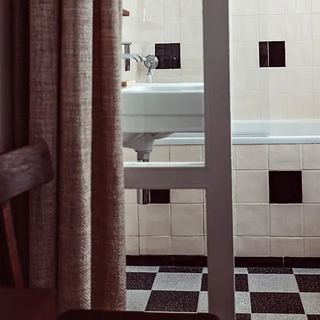 Hotel Des Academies Et Des Arts 4*