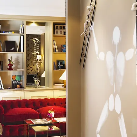 Des Academies Et Des Arts Hotel 4*