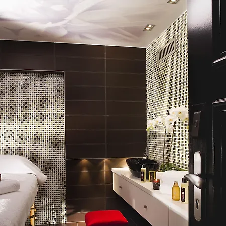 Des Academies Et Des Arts 4*