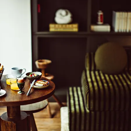 Hotel Des Academies Et Des Arts 4*