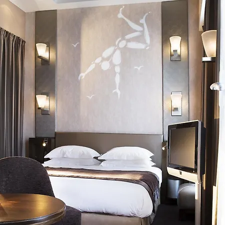 Des Academies Et Des Arts Hotel 4*