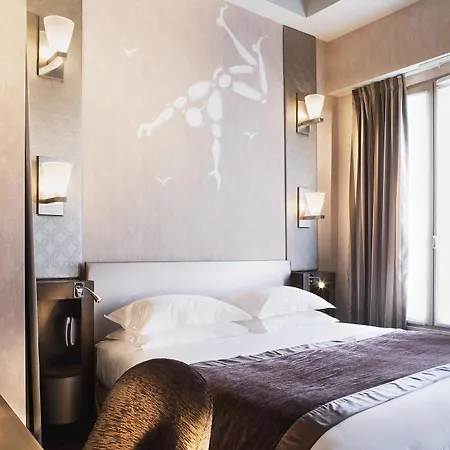 Hotel Des Academies Et Des Arts 4*