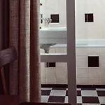 Hotel Des Académies Et Des Arts 4*