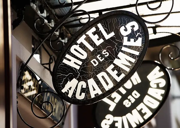 Des Academies Et Des Arts